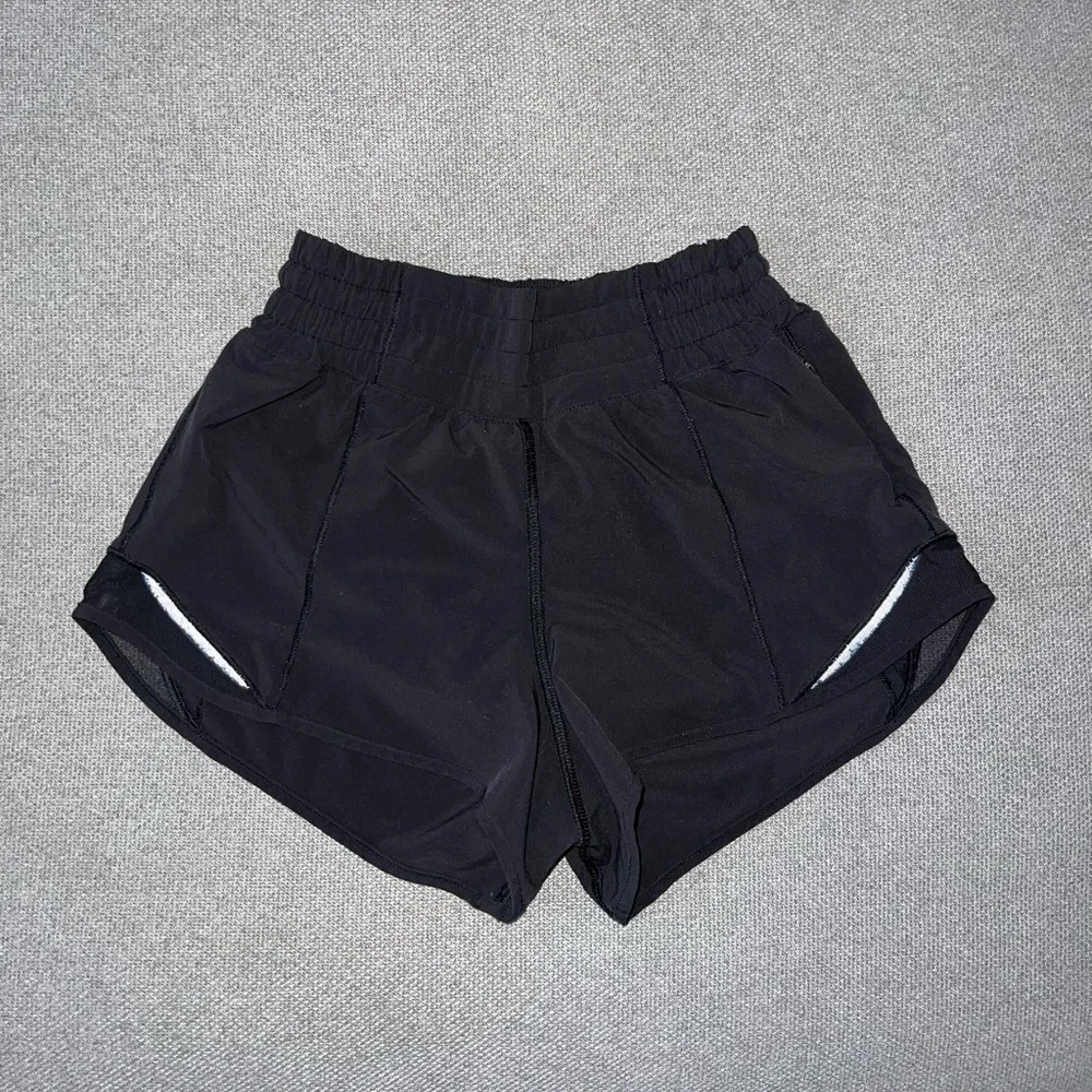 Lululemon Hotty Hot Short *High-Rise 2.5" Inseam Size 0_3